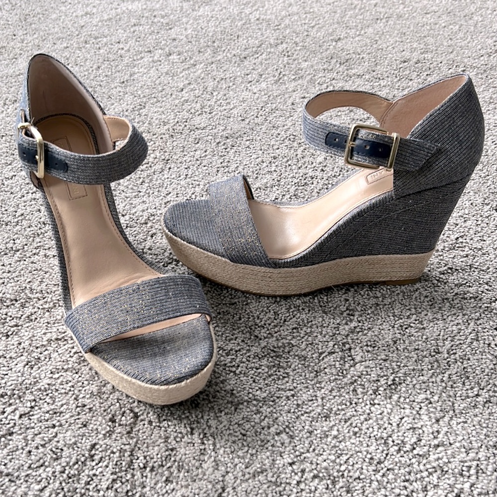 LIKE NEW Antonio Melani wedge espadrille sandals with ankle strap